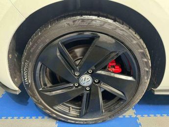 Volkswagen Golf GTi 2.0 Golf GTi Performance TSi Semi-Auto 5dr