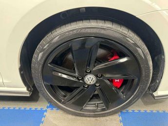 Volkswagen Golf GTi 2.0 Golf GTi Performance TSi Semi-Auto 5dr
