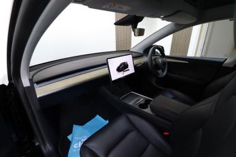 Tesla Model Y BASE