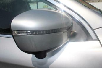 Nissan Qashqai 1.2 DIG-T N-Connecta XTRON 2WD Euro 6 (s/s) 5dr