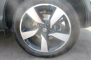Nissan Qashqai 1.2 DIG-T N-Connecta XTRON 2WD Euro 6 (s/s) 5dr