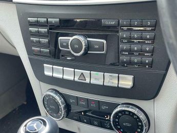 Mercedes-Benz C Class 1.8 C180 BlueEfficiency SE G-Tronic+ Euro 5 (s/s) 4dr