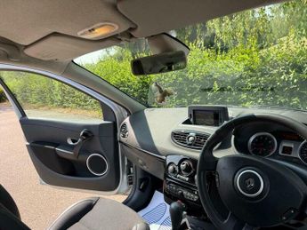 Renault Clio 1.6 VVT Dynamique TomTom Sport Tourer Auto Euro 5 5dr