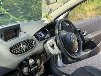 Renault Clio 1.6 VVT Dynamique TomTom Sport Tourer Auto Euro 5 5dr