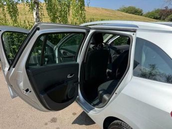 Renault Clio 1.6 VVT Dynamique TomTom Sport Tourer Auto Euro 5 5dr