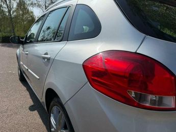 Renault Clio 1.6 VVT Dynamique TomTom Sport Tourer Auto Euro 5 5dr