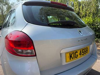 Renault Clio 1.6 VVT Dynamique TomTom Sport Tourer Auto Euro 5 5dr