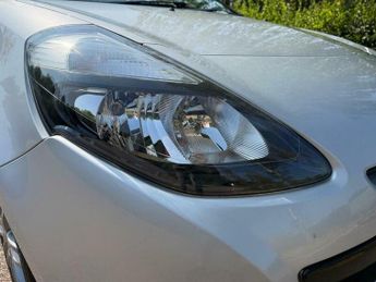 Renault Clio 1.6 VVT Dynamique TomTom Sport Tourer Auto Euro 5 5dr