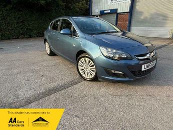 Vauxhall Astra 1.6 16v Excite Hatchback 5dr Petrol Manual Euro 5 (115 ps)