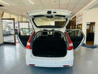 Hyundai I30 1.6 CRDi Comfort Estate 5dr Diesel Manual Euro 5 (115 ps)
