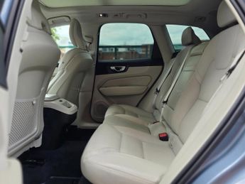 Volvo XC60 B4 INSCRIPTION AWD