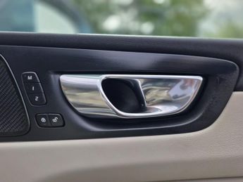 Volvo XC60 B4 INSCRIPTION AWD
