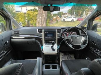 Toyota Vellfire Golden Eye II