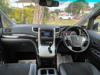 Toyota Vellfire Golden Eye II