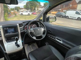 Toyota Vellfire Golden Eye II