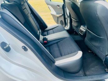 Lexus IS 2.5 300h Sport E-CVT Euro 6 (s/s) 4dr