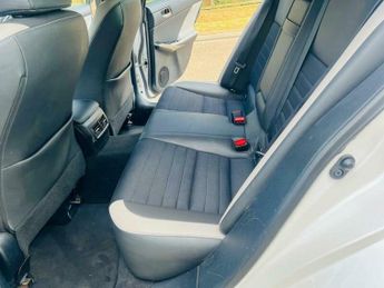 Lexus IS 2.5 300h Sport E-CVT Euro 6 (s/s) 4dr