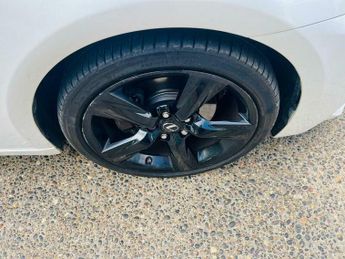 Lexus IS 2.5 300h Sport E-CVT Euro 6 (s/s) 4dr