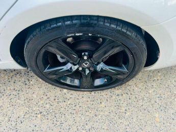 Lexus IS 2.5 300h Sport E-CVT Euro 6 (s/s) 4dr