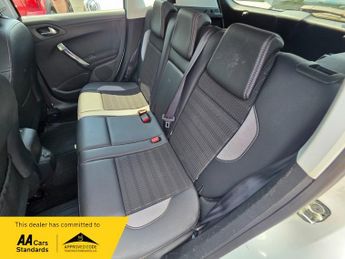 Peugeot 2008 ALLURE E-HDI