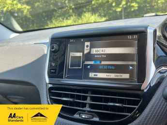 Peugeot 2008 E-HDI ALLURE