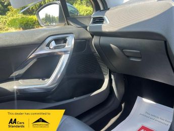 Peugeot 2008 E-HDI ALLURE