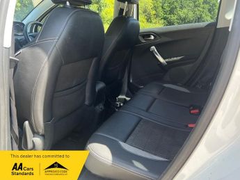 Peugeot 2008 E-HDI ALLURE