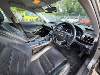 Lexus IS 300H LUXURY