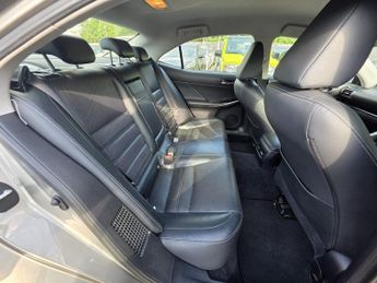 Lexus IS 300H LUXURY