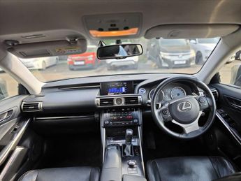 Lexus IS 300H LUXURY