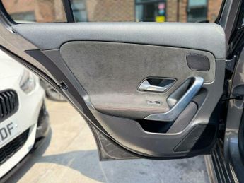 Mercedes-Benz A Class 2.0 A200d AMG Line (Premium Plus) 8G-DCT Euro 6 (s/s) 5dr