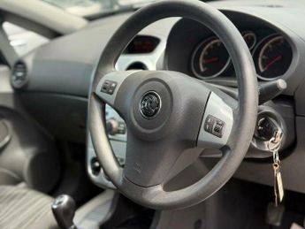 Vauxhall Corsa 1.4i 16v Exclusiv 5dr