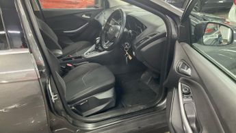 Ford Focus 1.6 Zetec Hatchback 5dr Petrol Powershift Euro 6 (125 ps)