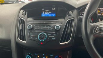 Ford Focus 1.6 Zetec Hatchback 5dr Petrol Powershift Euro 6 (125 ps)