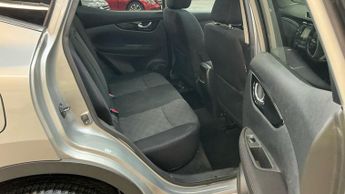 Nissan Qashqai 1.6 dCi N-Connecta SUV 5dr Diesel XTRON 2WD Euro 6 (s/s) (130 ps