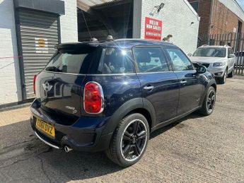 MINI Countryman 2.0 Cooper SD SUV 5dr Diesel Auto ALL4 Euro 5 (143 ps)