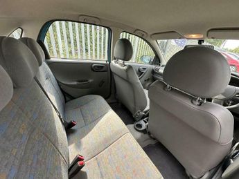 Vauxhall Corsa 1.2i 16v Club Hatchback 3dr Petrol Easytronic (146 g/km, 74 bhp)