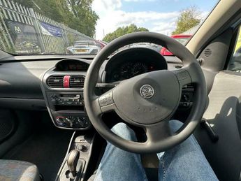 Vauxhall Corsa 1.2i 16v Club Hatchback 3dr Petrol Easytronic (146 g/km, 74 bhp)