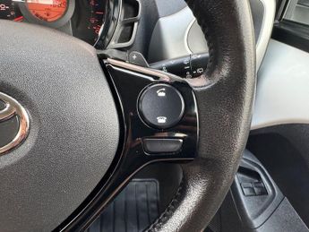 Toyota AYGO VVT-I X-PLAY X-SHIFT