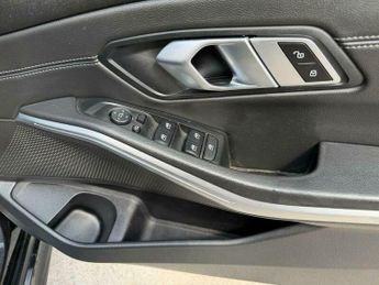 BMW 3 SERIES 2.0 320i M Sport Auto xDrive Euro 6 (s/s) 4dr
