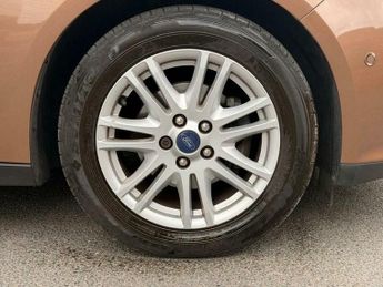 Ford Focus 1.0T EcoBoost Titanium Euro 5 (s/s) 5dr
