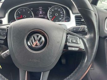 Volkswagen Touareg 3.0 TDI V6 BlueMotion Tech SE Tiptronic 4WD Euro 5 (s/s) 5dr