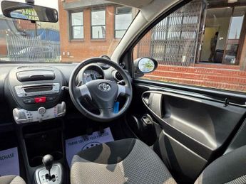 Toyota AYGO 1.0 VVT-i Move MultiMode Euro 5 5dr