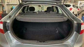 Ford Mondeo 2.0 Zetec 5dr