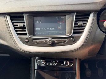 Land Rover  1.2 Turbo SE SUV 5dr Petrol Manual Euro 6 (s/s) (130 ps)