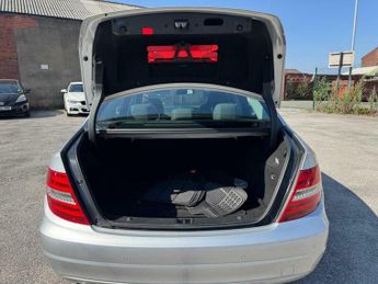 Mercedes-Benz C Class 2.1 C220 CDI BlueEfficiency SE G-Tronic+ Euro 5 (s/s) 4dr