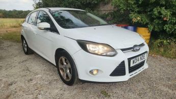Ford Focus 1.6 Zetec Navigator Euro 5 5dr