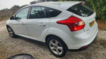 Ford Focus 1.6 Zetec Navigator Euro 5 5dr