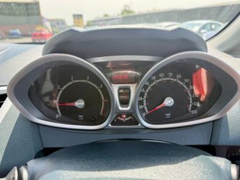Ford Fiesta ZETEC BLUETOOTH+TWO KEYS+ISOFIX