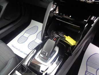 Peugeot 208 PURETECH ALLURE S/S